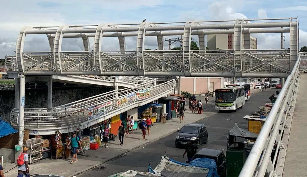 Passarela em operação junto à estação